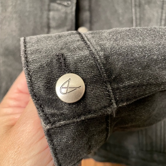 Mink Pink Faux fur lined faded black denim jacket - Picture 4 of 5